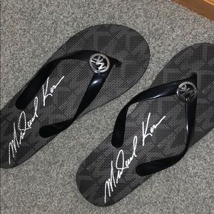 Micheal Kors Flip-flops